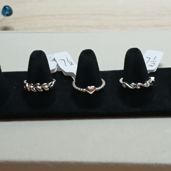 NWOT Set of 3 Fashion Jewelry Silver/White Tone Slim Womens Rings Size 7 1/2 #3 - Picture 5 of 10